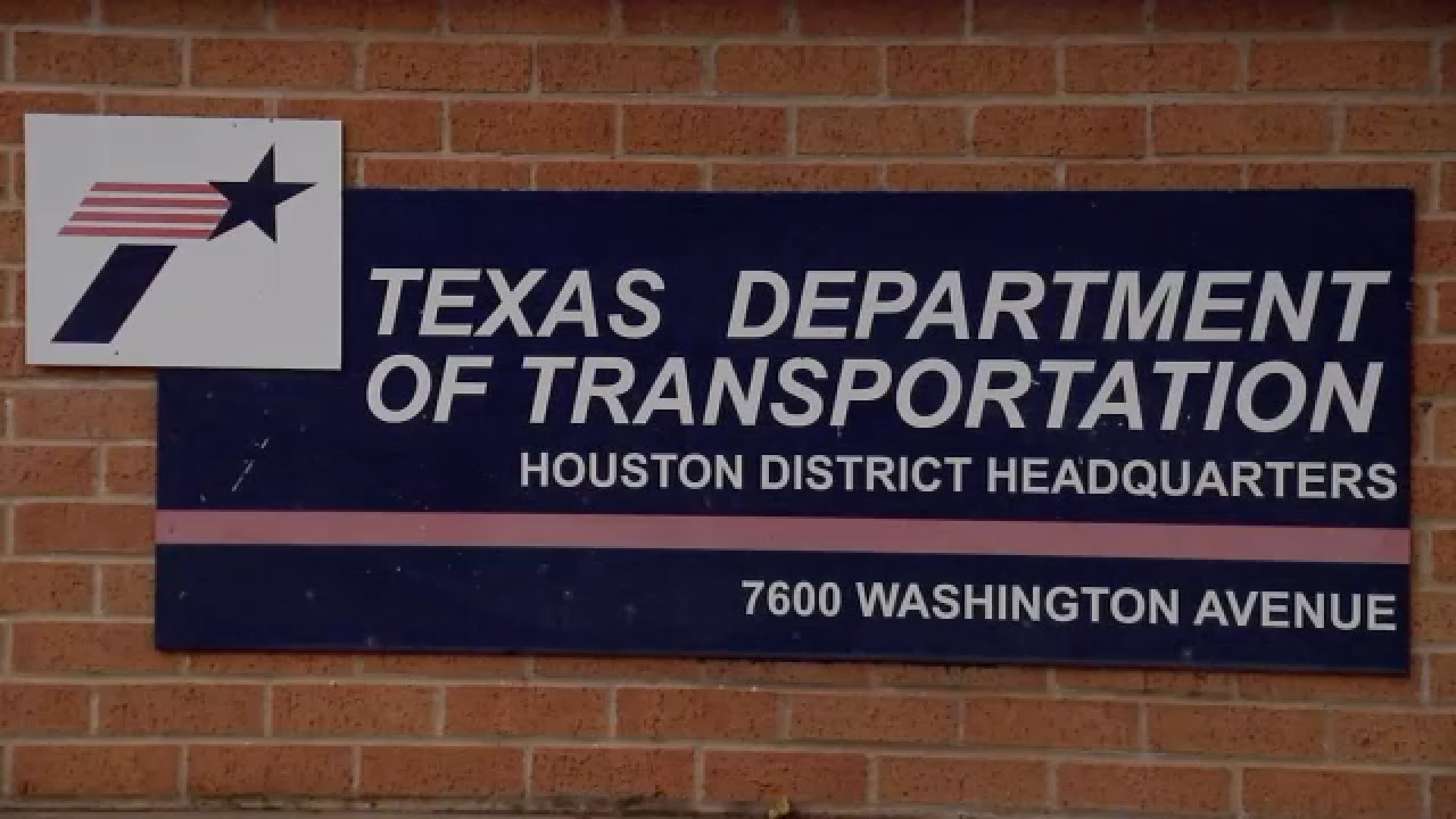 North Freeway to close at Crosstimbers Street in both directions due to bridge repairs, TxDOT says