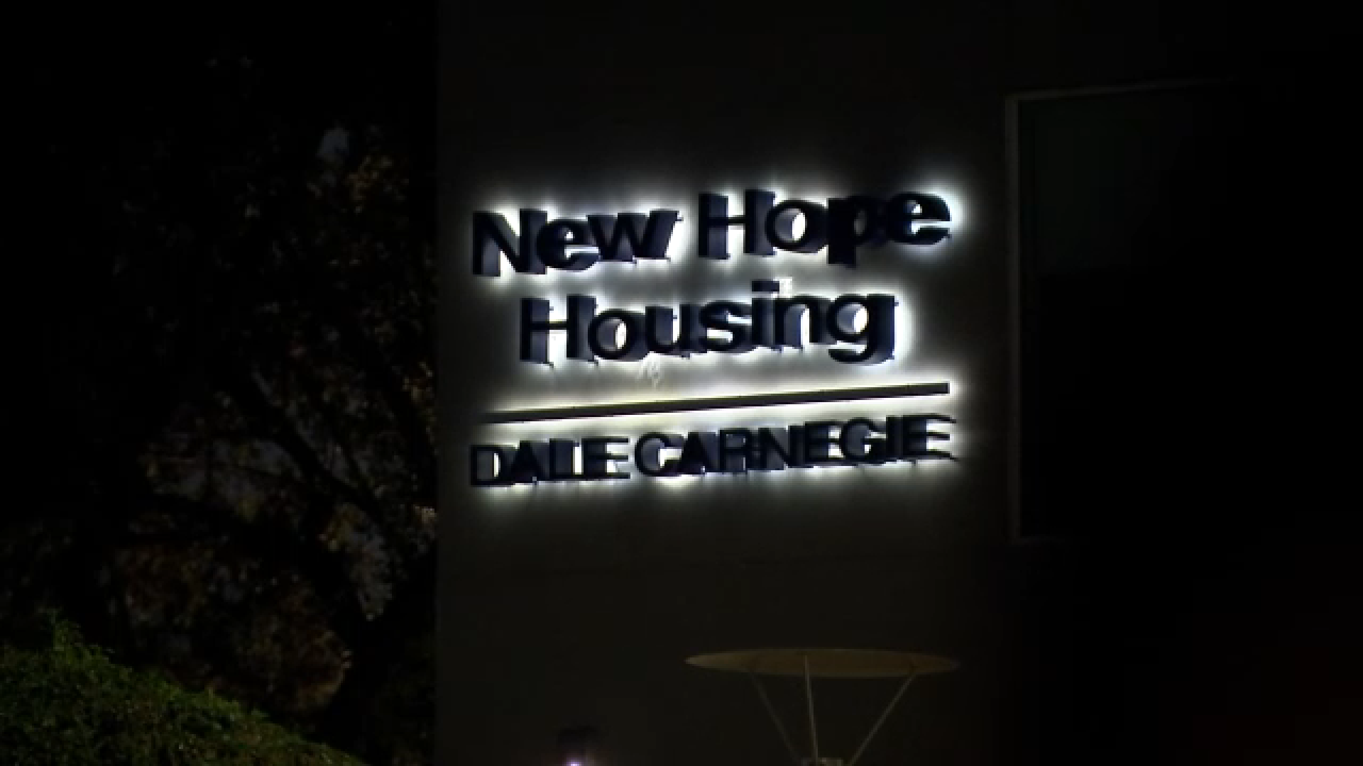Woman shot, killed by neighbor she was dating in housing complex near Sharpstown, HPD says