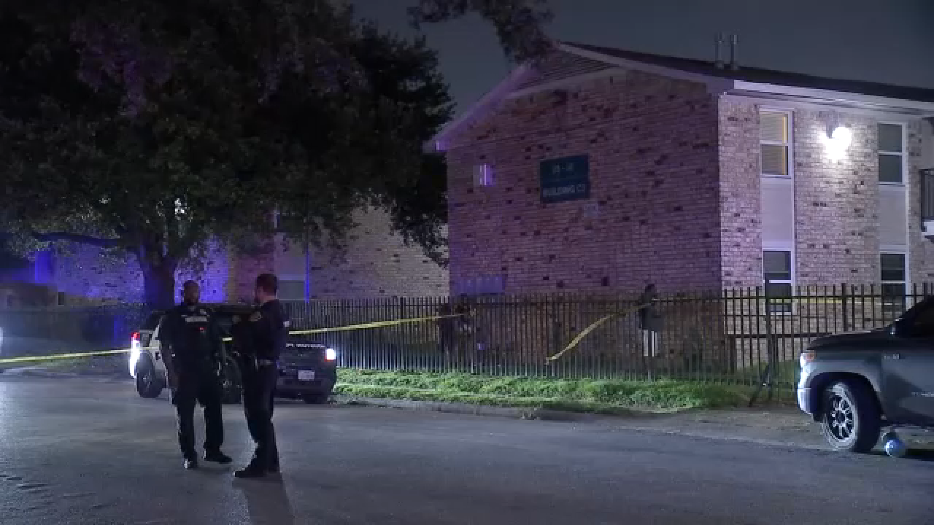 4 people, including 12-year-old boy, injured in shootout over move-out at apartments: HPD